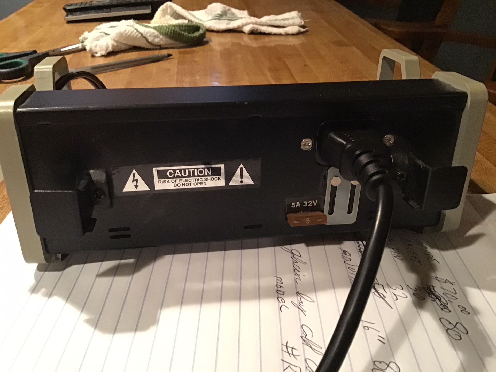 RADIO SHACK NI CAD BATTERY CHARGER. USED ON RC AND MISC. TOYS.