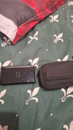 I'm Selling a Ds Lite With R4 With Games