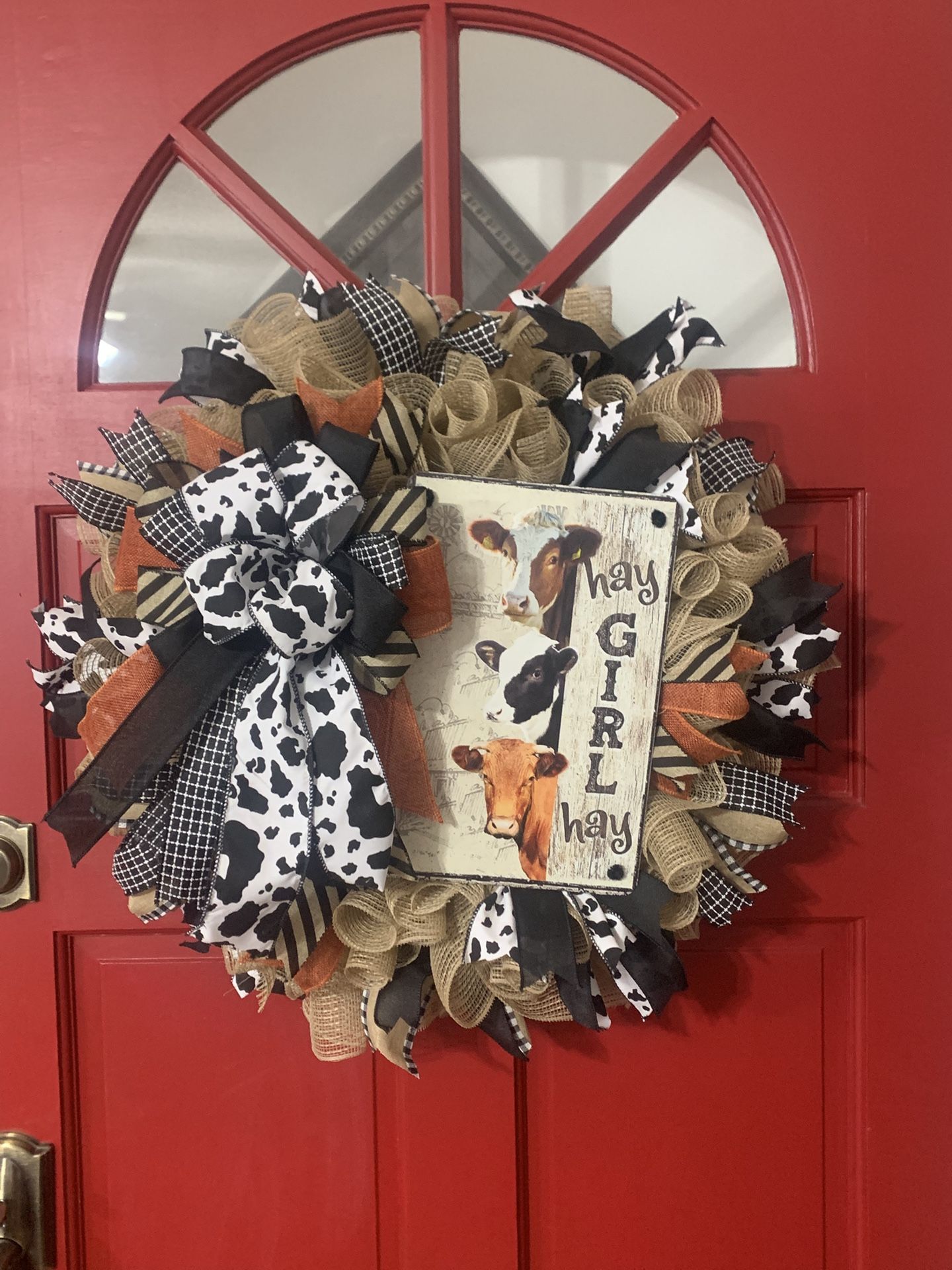 Wreath. Hay Girl Hay. Cows