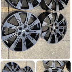 Cadillac 20 Inch Rims New In Boxes 5x120 Bolt Pattern