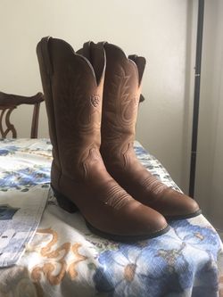 boots Ariat