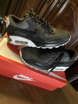 Womens AirMax 90 (size 8.5)