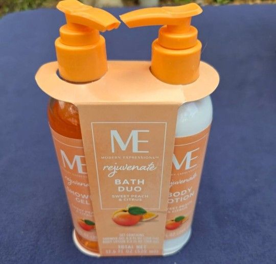 Peach Scented Hand Soap, Lotion, AND Bath Bombs - NWT