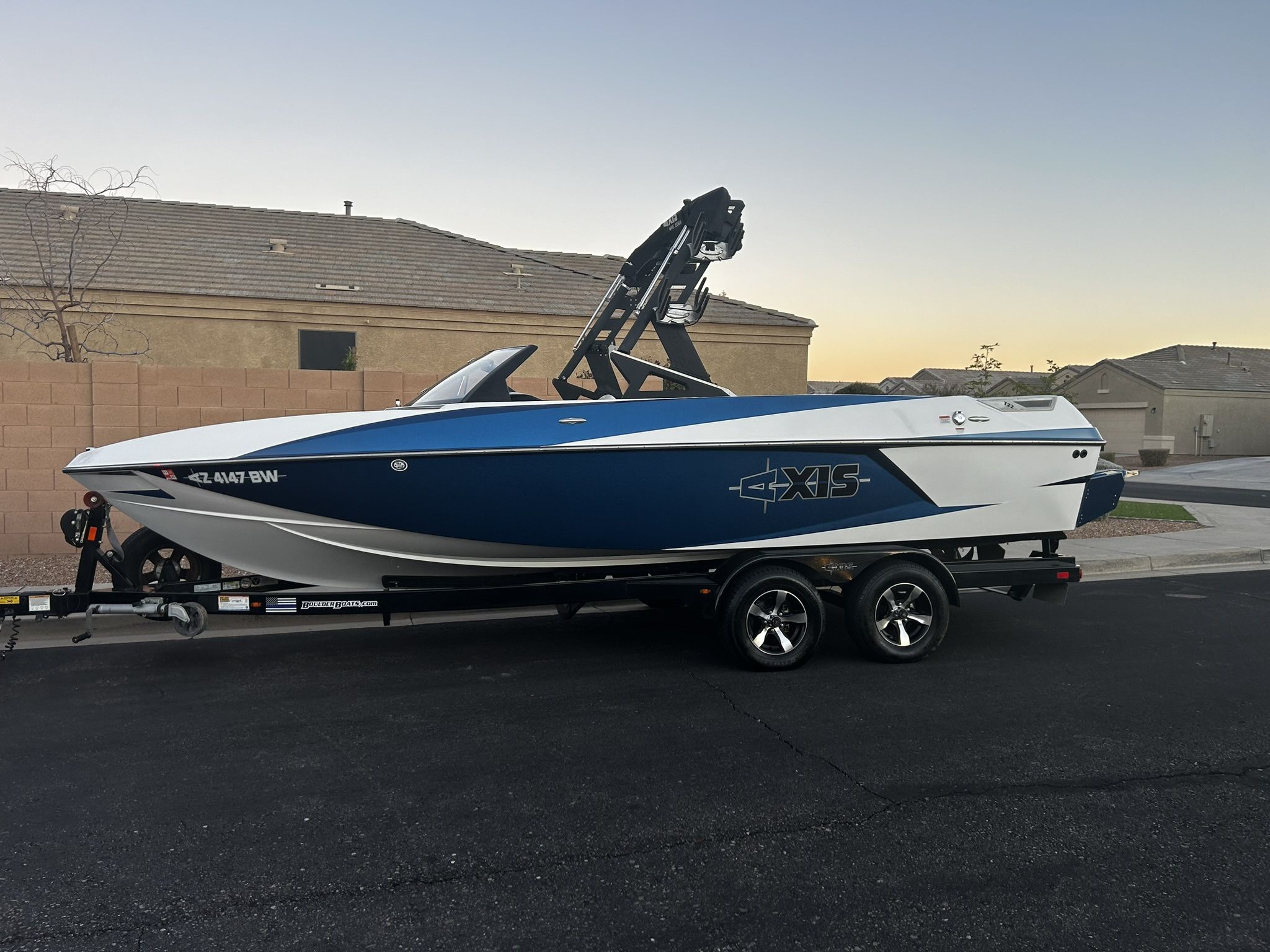 2015 AXIS T22