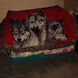 Vintage Ha-Va-Ti Wolf Totem Wall Hanging tapestry 54" x 34" Light Weight Material Beautiful Wolves!