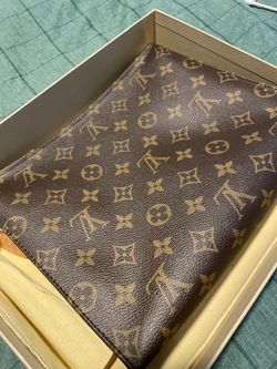 Louis Vuitton toiletry pouch 26