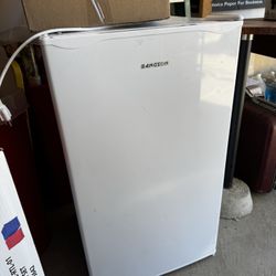 Small Personal Fridge