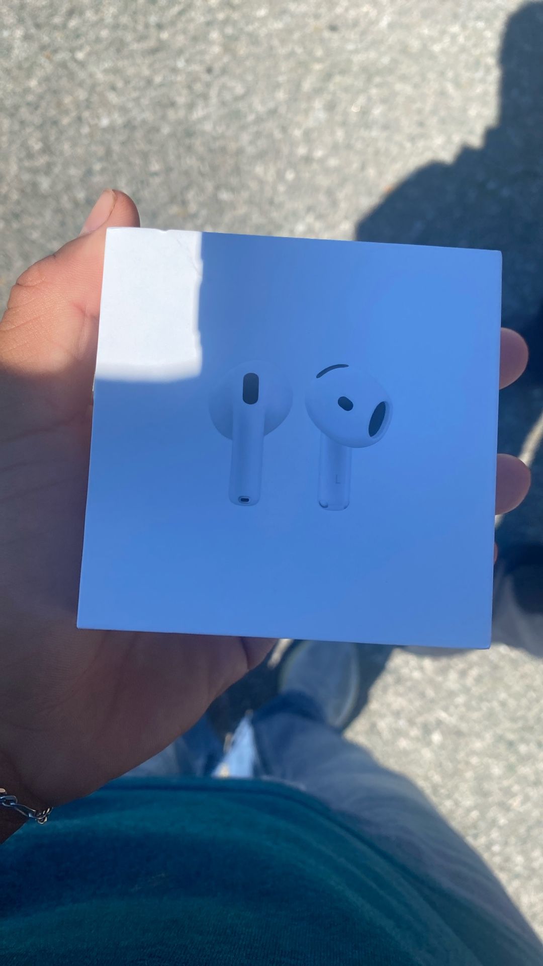 AirPods 4 Pro