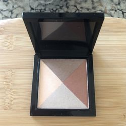 Avon Light and Luminous Face Highlighter-Warm Shimmers-New