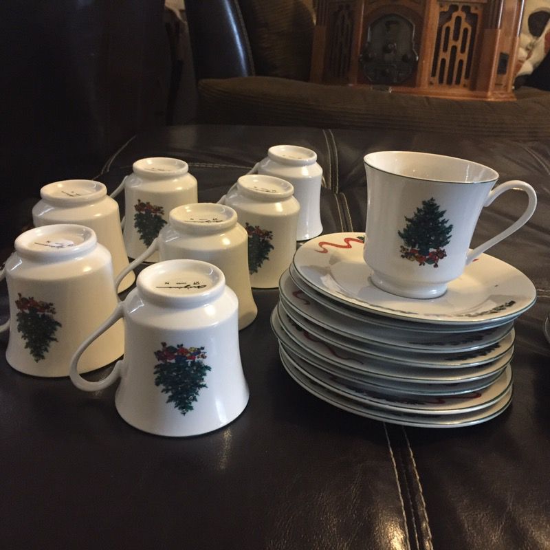 Details about  / Set of 4 Origins Tree /& Ribbon Christmas Morning Porcelain Dinner Plates 10 1//4/"