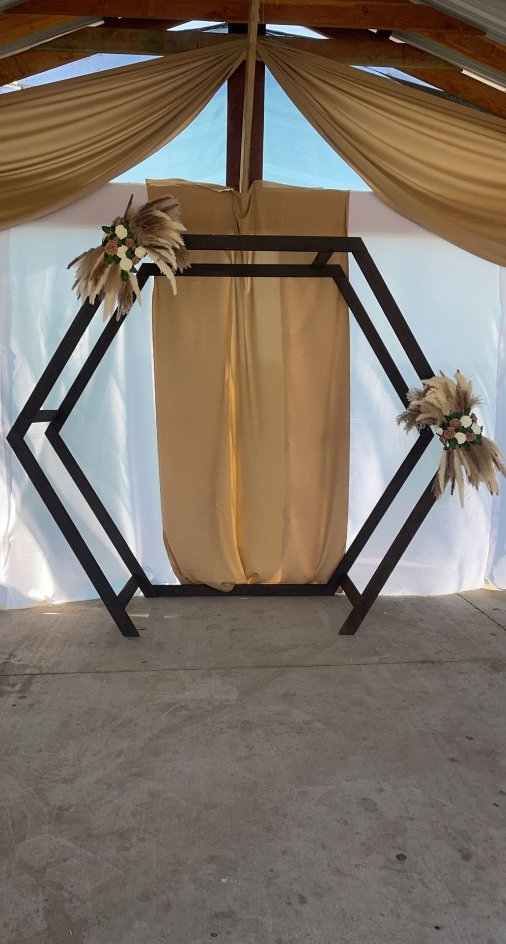 Arch And Centerpieces Decor 