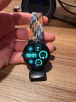 Google Pixel Watch 4 41mm, no box, charger included