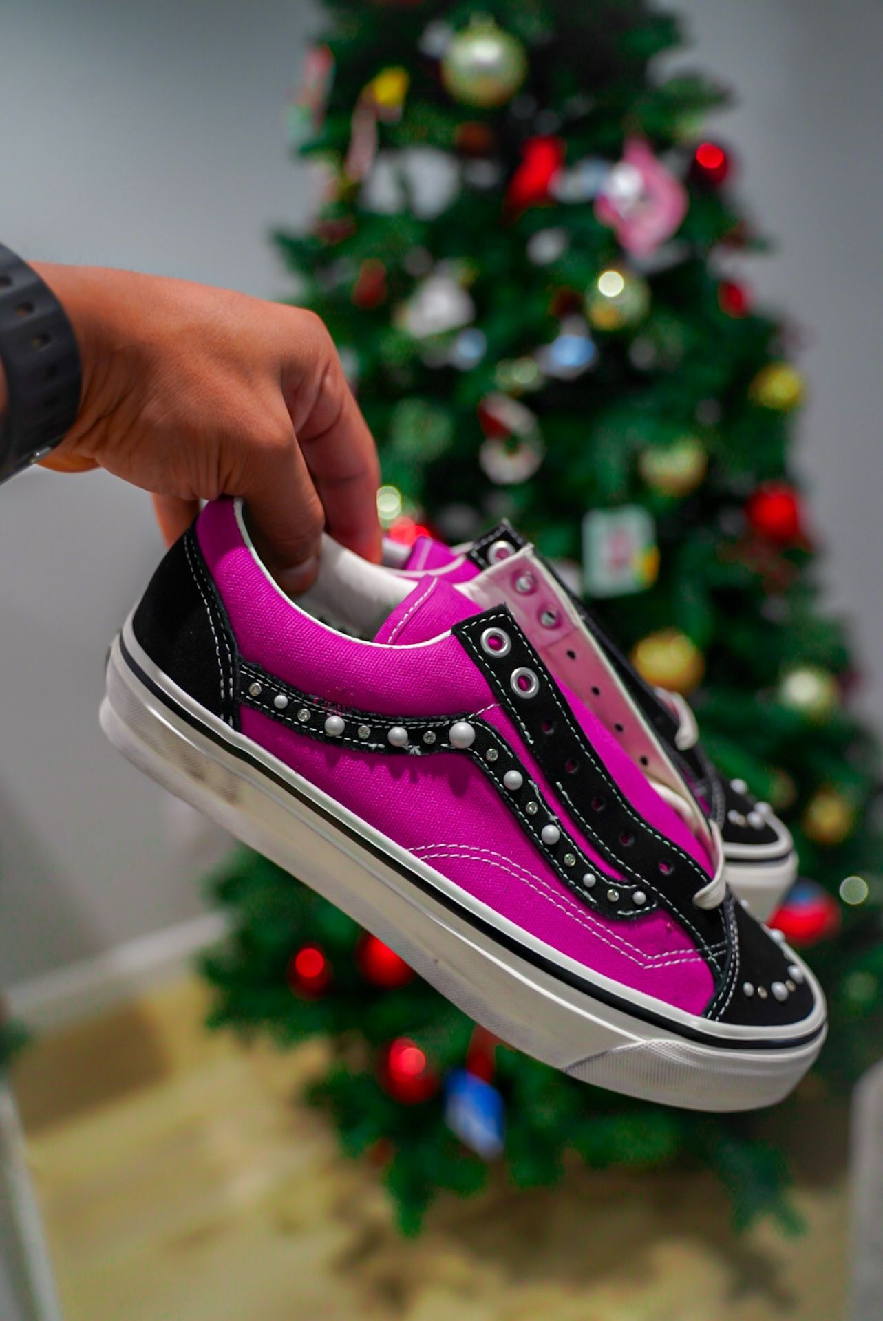 VANS SZ 8.5 Pearlized Fuscia