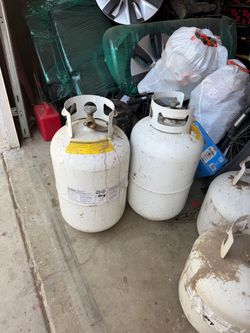Gas tank