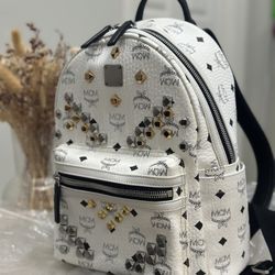 ✨Authentic MCM Stark Mini Backpack – White Visetos✨