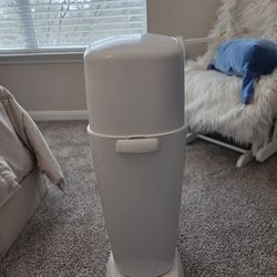 Diaper pail in excellent condition