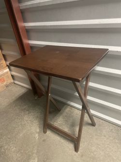 COMPACT FOLDING TABLE (like new)
