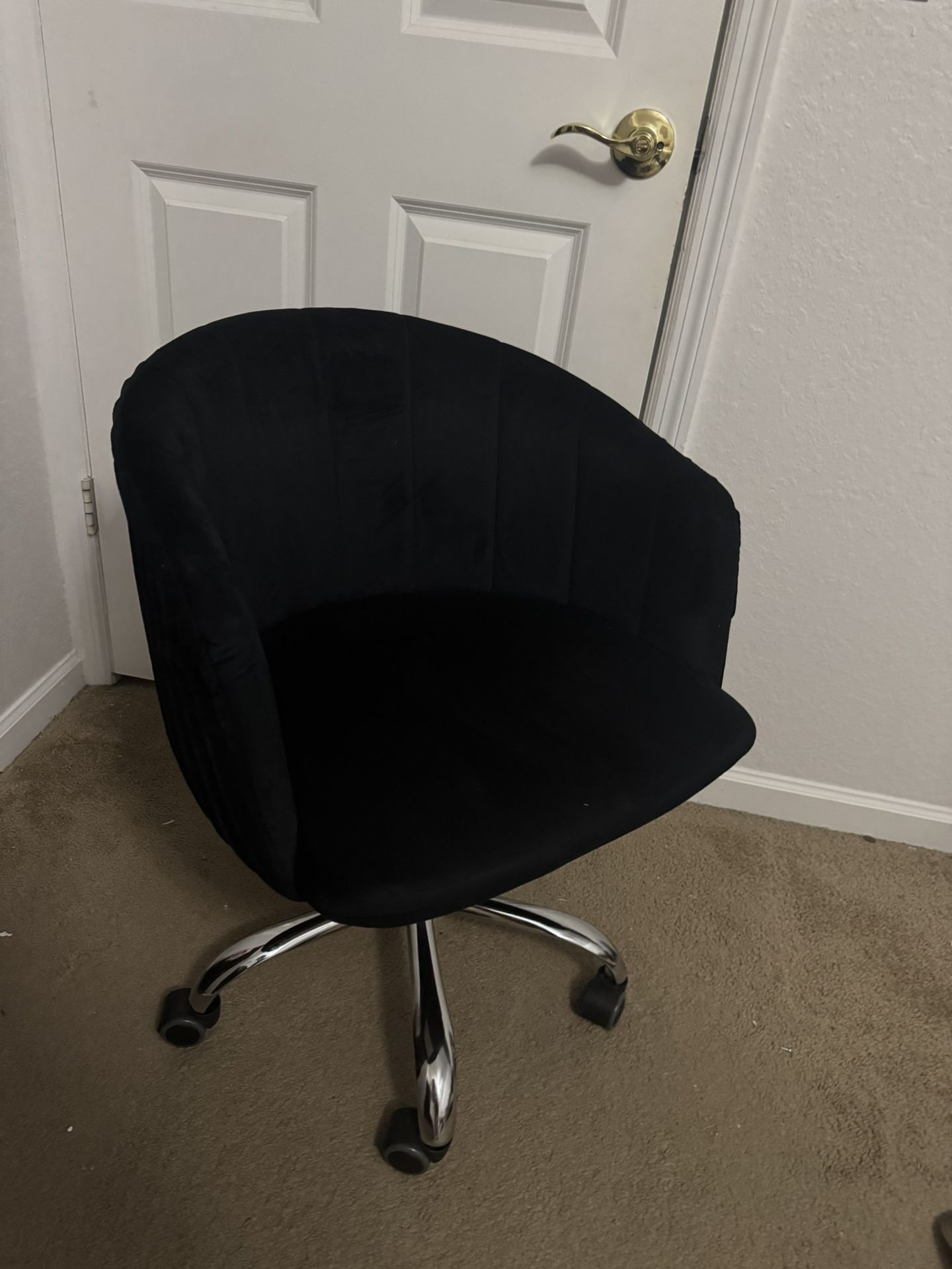 Black Rolling Chair