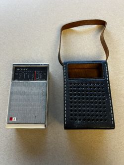 Vintage Sony TR 826 Pocket Radio
