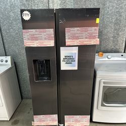 BLACK STAINLESS SAMSUNG REFRIGERATOR SIDE BY SIDE DOORS 