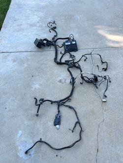 96-99 GM complete engine transmission wire harness computer and fuse block