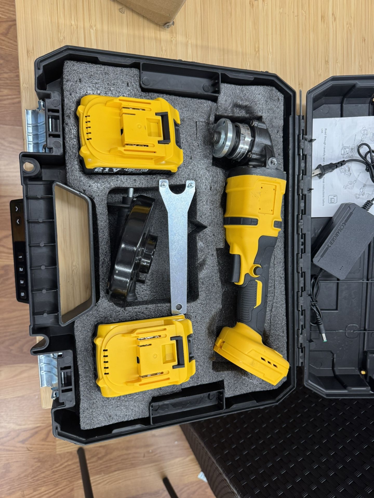 Electric Grinder With Two Batteries