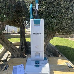 Makita upright vacuum