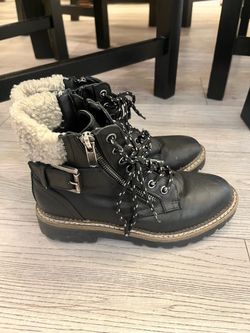 Shoes size 5