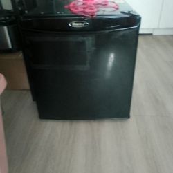 Counter Dorm Room Refrigerator Mini Fridge