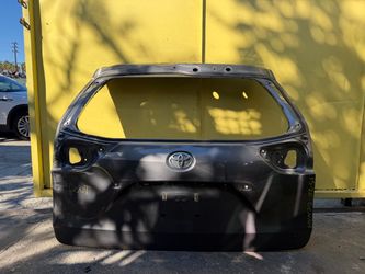 2015-2020 TOYOTA SIENNA TAILGATE