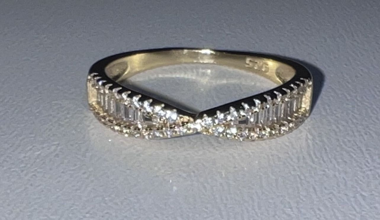 Twist Ring