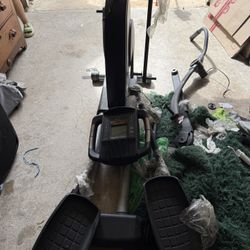 ProForm 585 CSE Elliptical – For Parts Only 