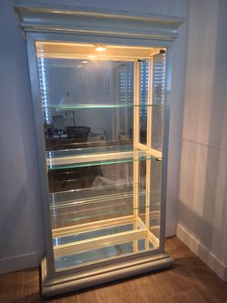 BEAUTIFUL Curio