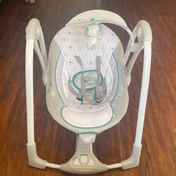 Baby Ingenuity Swing/bouncer