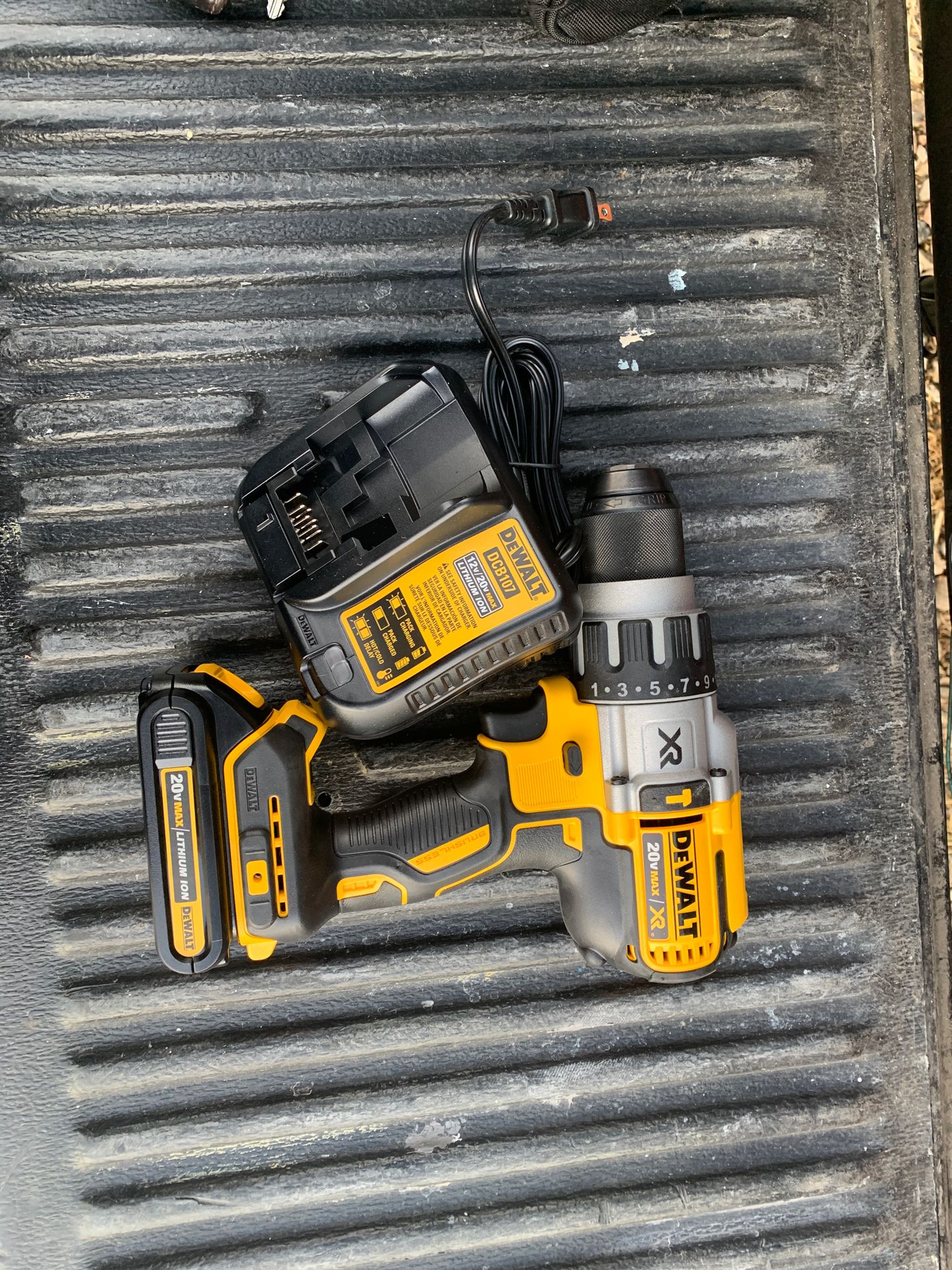 Dewalt hammer drill new with charger and battery