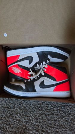 Nike Air Jordan 1 Mid SE Light Orewood Brown Newsprint