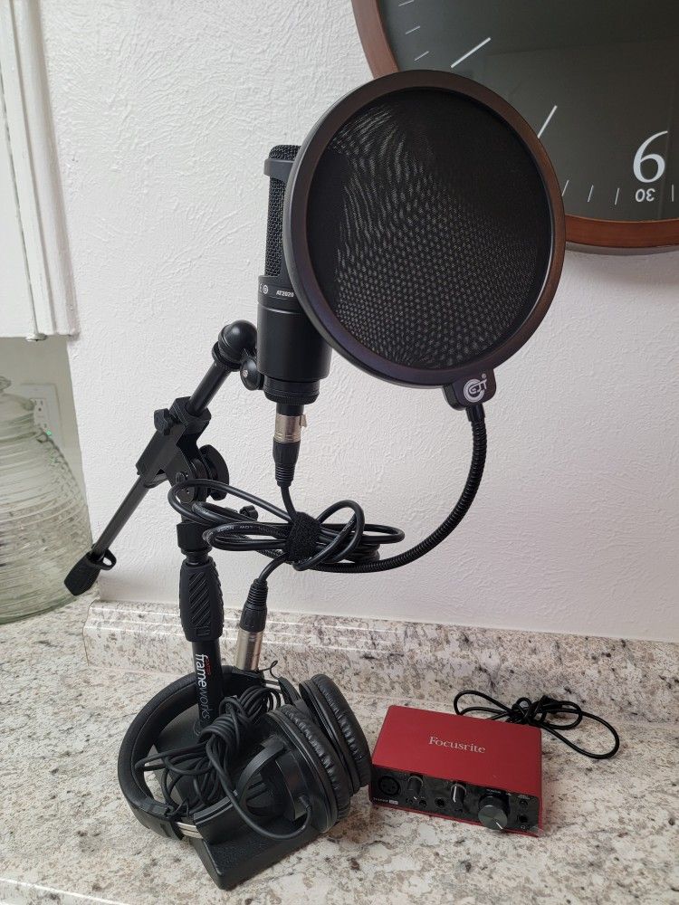 MIC, W/STAND,FILTER, HEADPHONES,AUDIO FILTER