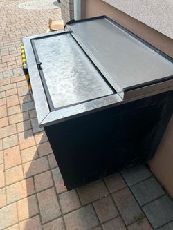 Commercial Chest Freezer with Sliding Lids