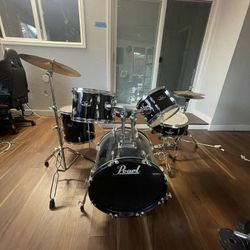 Pearl Roadshow 5-Piece New Fusion Drum Set Charcoal Metallic