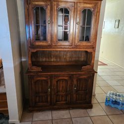 Hutch/China Cabinet