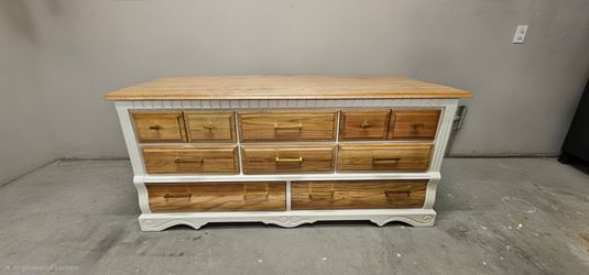 ​Stunning 5-Piece Refinished Solid Oak Bedroom Set - 1995 Quality with a Modern Boho Vibe!
