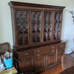 Ethan Allen  China Hutch Prestine Condition 