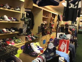 Brand name clothes shoes purses etc Snuffys nu2u