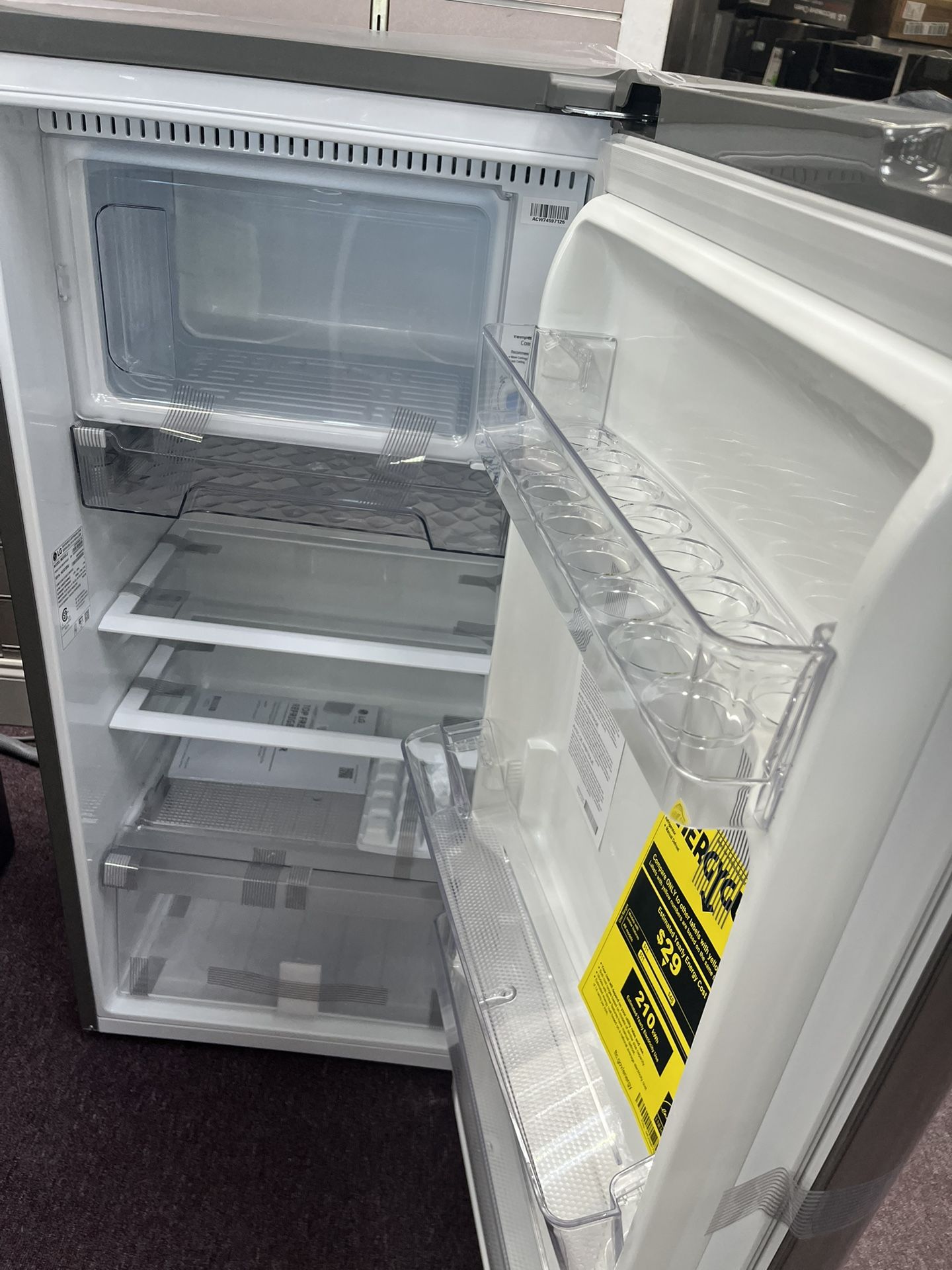 Small Refrigerator 6 Cb Ft Brand New LG