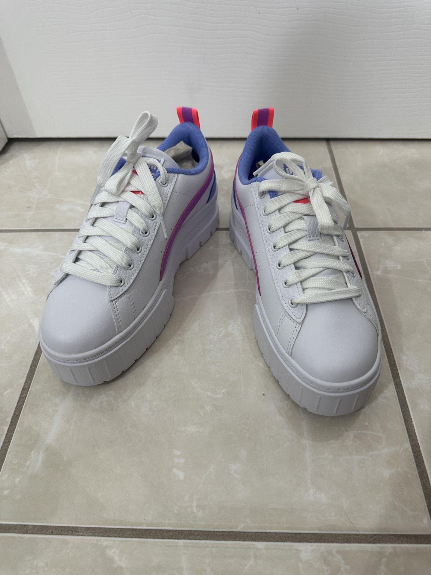 Girls puma Sneaker Shoe Size:6