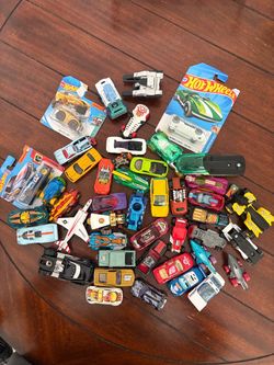 Large Lot of Hot Wheels Die-Cast Cars