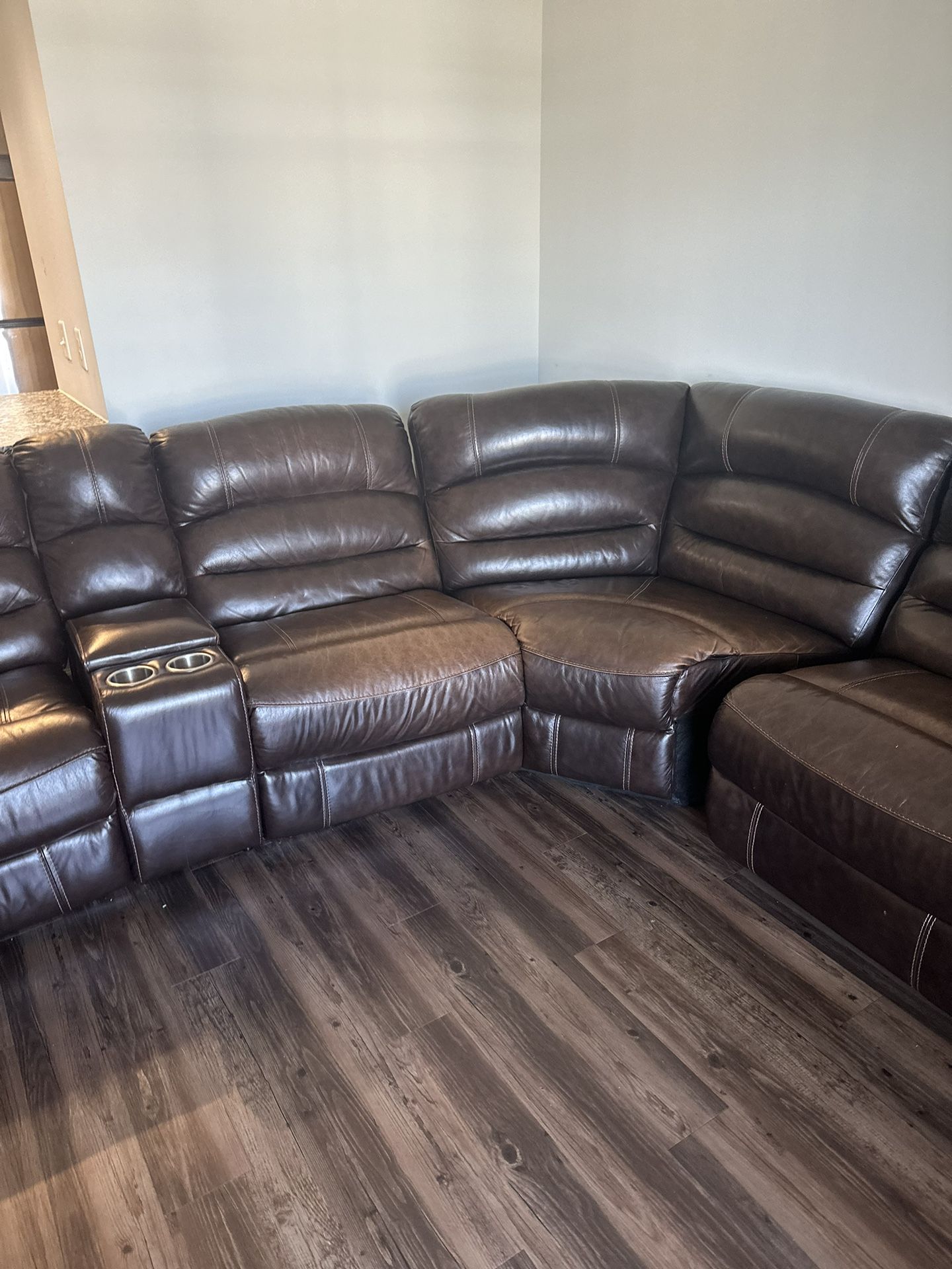 Leather Sectional And Coffee Table 