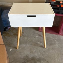 Small Vanity/ Desk