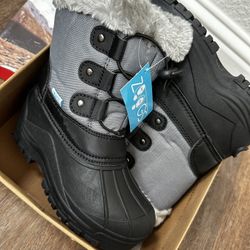 Snow Boots ISize|11 Toddler New Condition 