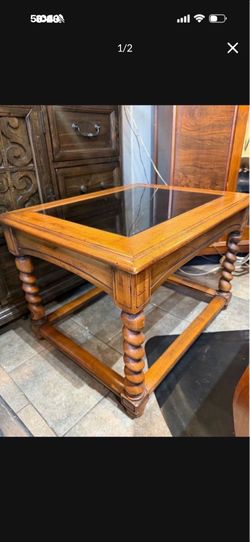 Ethan Allen side table 27 deep 22 wide 24 tall